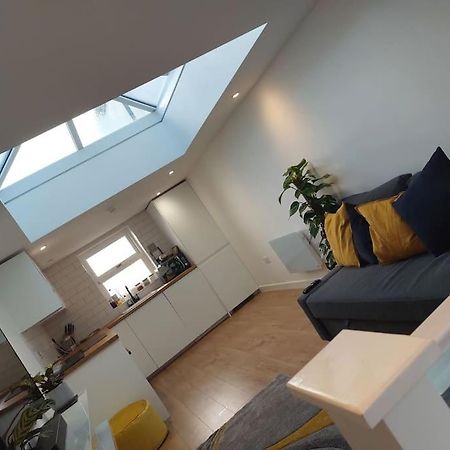 1 Bedroom Modern Duplex Саутгемптон Экстерьер фото